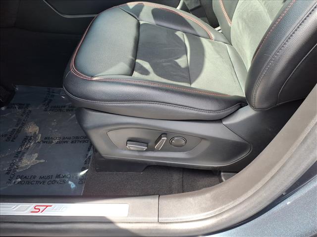 2023 Ford Explorer ST-Line:6463