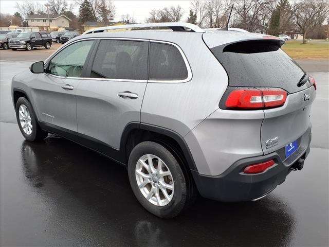 2017 Jeep Cherokee Latitude:6372A