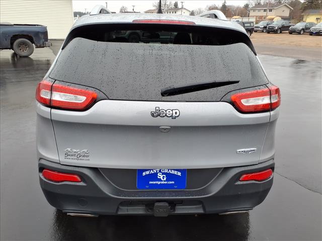 2017 Jeep Cherokee Latitude:6372A