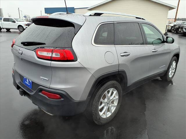2017 Jeep Cherokee Latitude:6372A