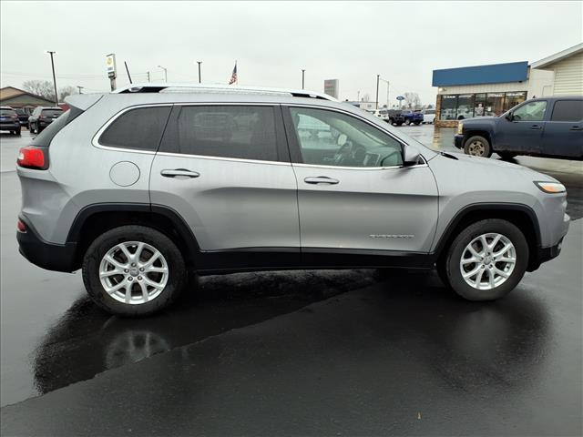 2017 Jeep Cherokee Latitude:6372A