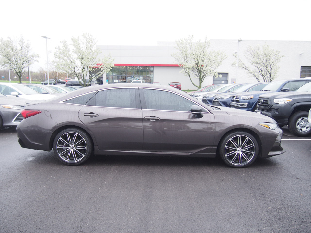 2020 Toyota Avalon XSE