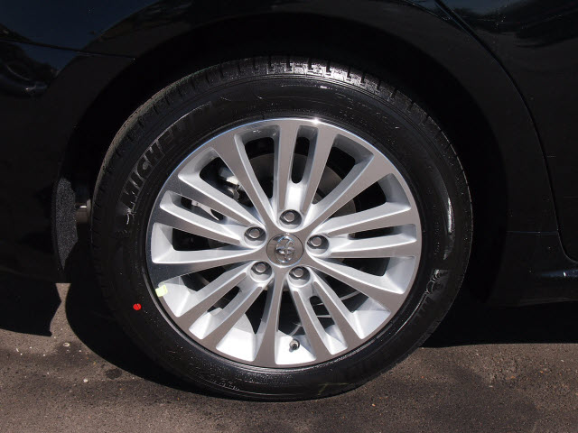 2013 Toyota Avalon Hybrid XLE Touring