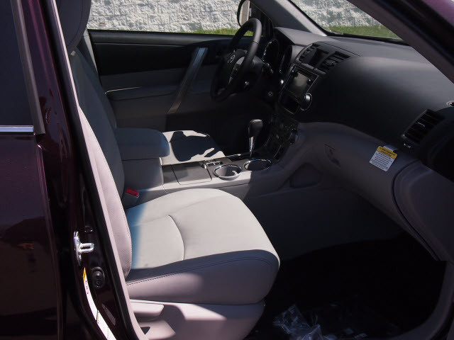 2013 Toyota Highlander SE