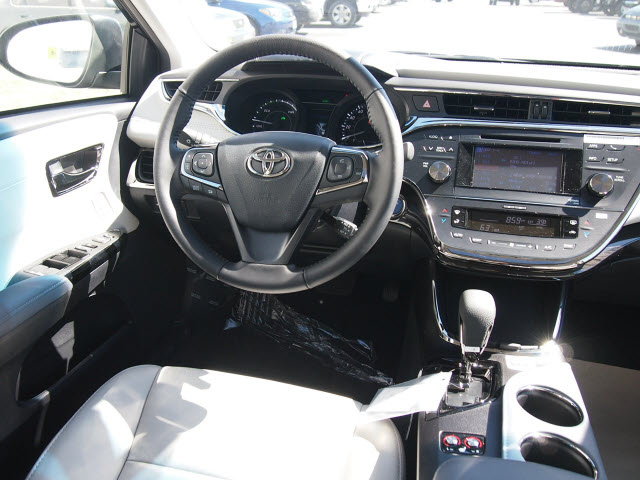 2013 Toyota Avalon Hybrid XLE Touring