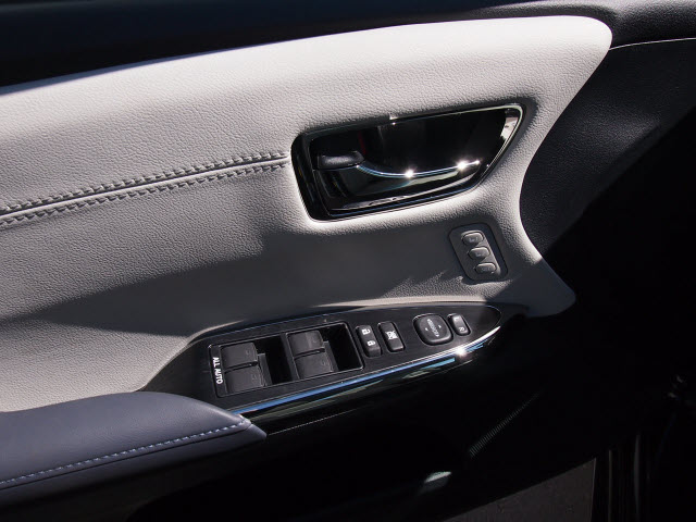 2013 Toyota Avalon Hybrid XLE Touring