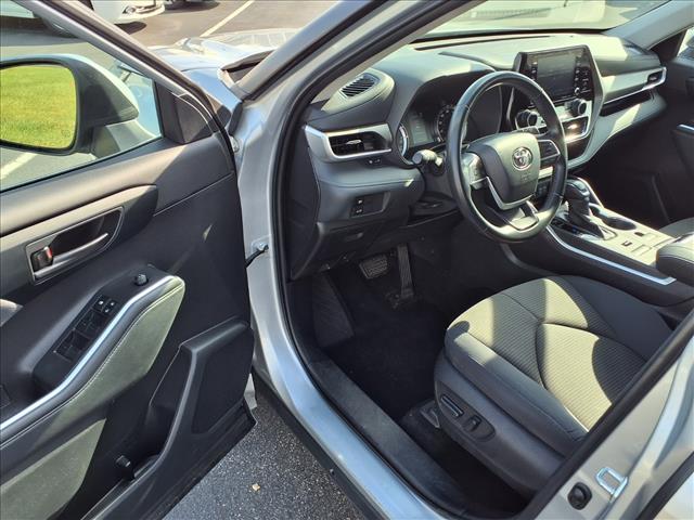 2022 Toyota Highlander LE