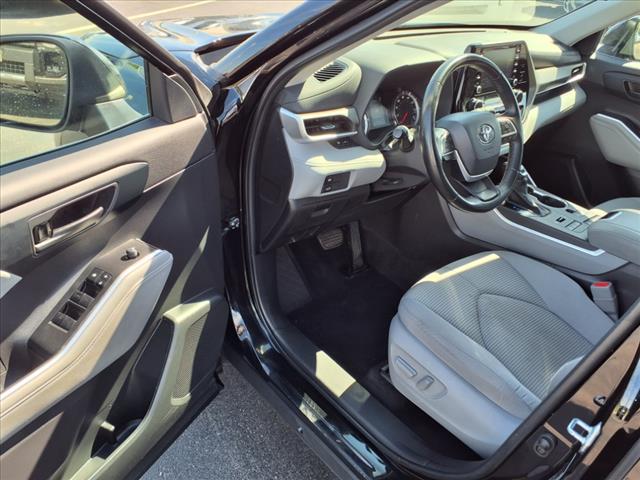 2022 Toyota Highlander LE