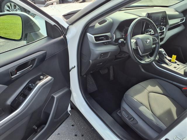 2022 Toyota Highlander LE