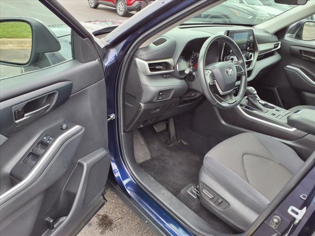 2022 Toyota Highlander LE