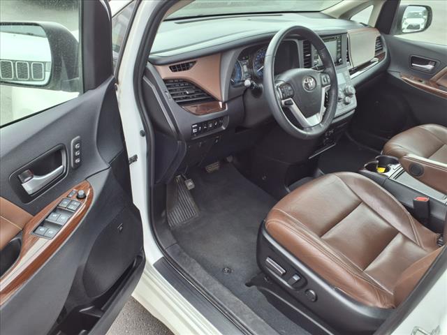 2019 Toyota Sienna LIMITED PREMIUM