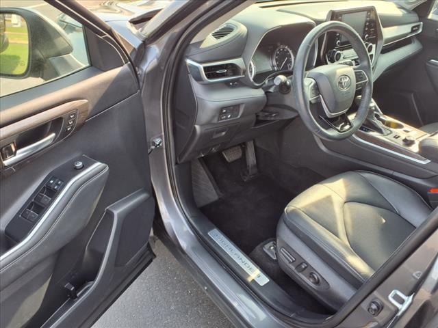 2022 Toyota Highlander LIMITED