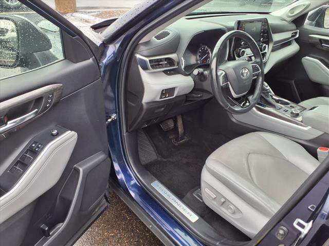 2022 Toyota Highlander LIMITED