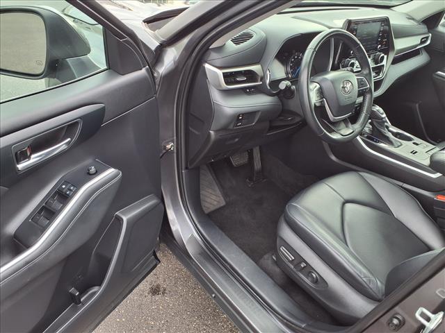 2022 Toyota Highlander Hybrid HYBRID XLE