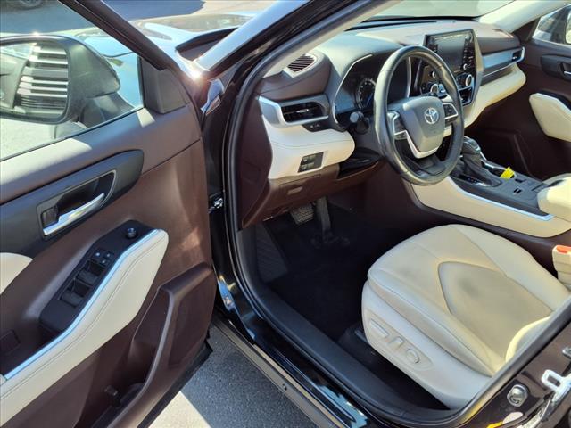 2022 Toyota Highlander Hybrid HYBRID XLE