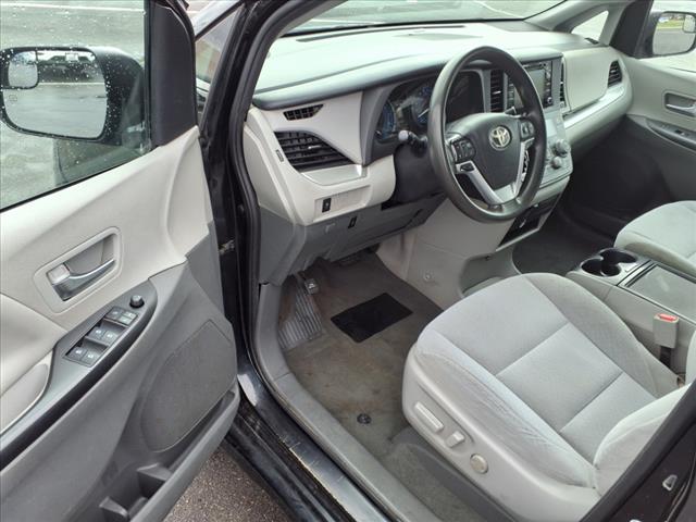 2020 Toyota Sienna LE