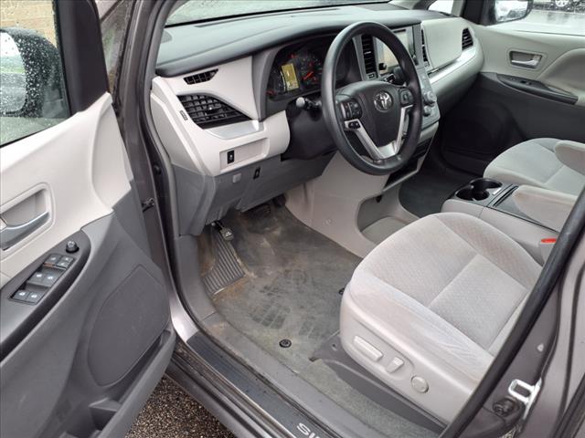 2017 Toyota Sienna LE