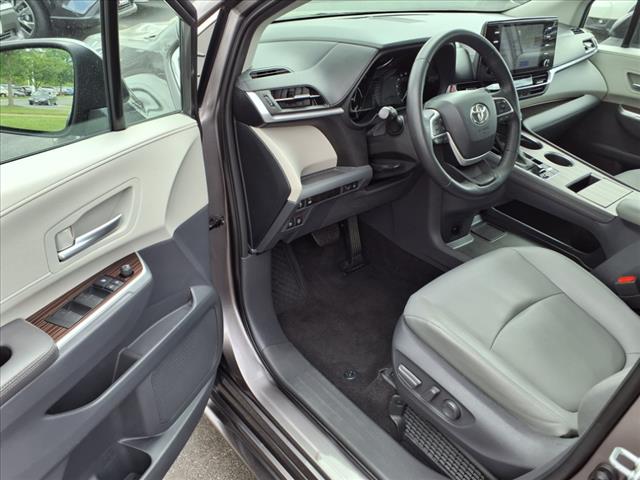 2021 Toyota Sienna XLE