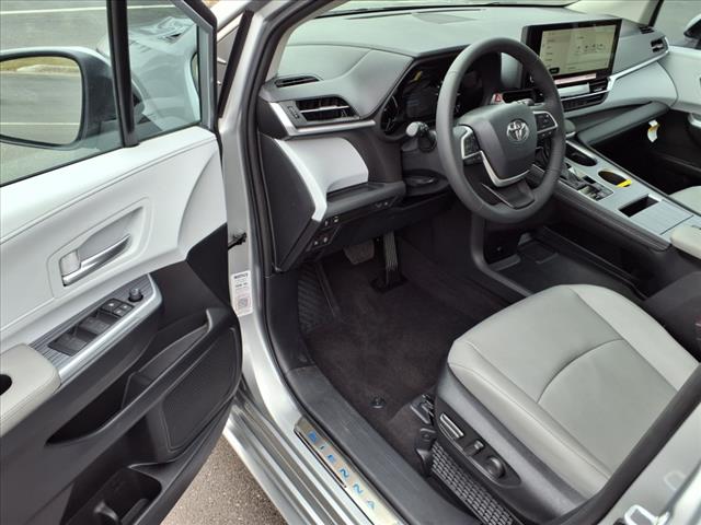 2025 Toyota Sienna XLE