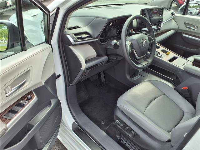 2024 Toyota Sienna XLE