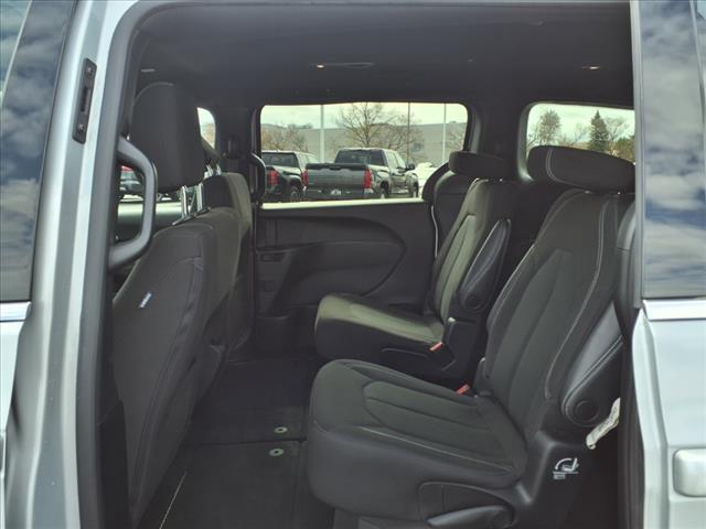 2023 Chrysler Pacifica TOURING