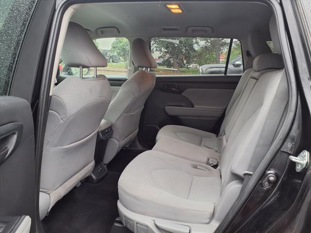 2022 Toyota Highlander LE