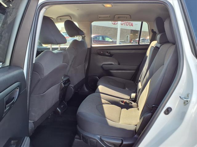 2022 Toyota Highlander LE