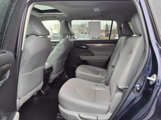 2022 Toyota Highlander LIMITED