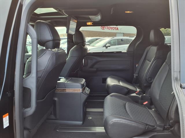 2025 Toyota Sienna PLATINUM