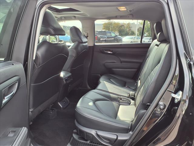 2022 Toyota Highlander Hybrid HYBRID XLE