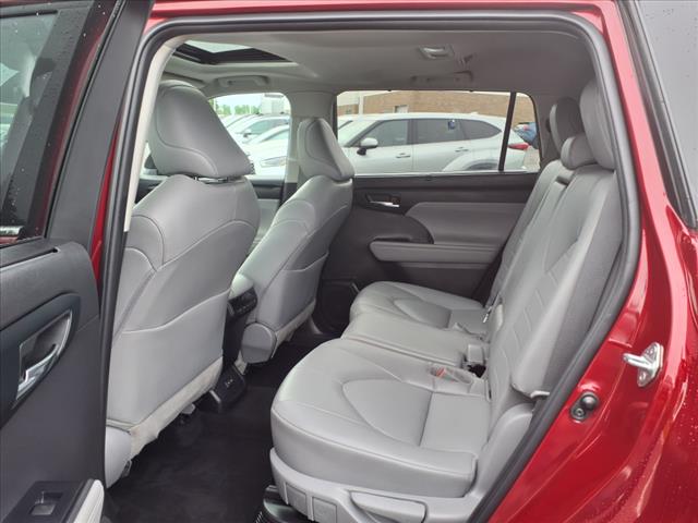 2022 Toyota Highlander Hybrid HYBRID XLE