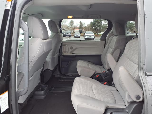 2023 Toyota Sienna LE