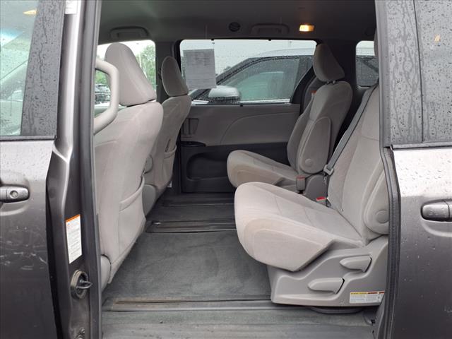2017 Toyota Sienna LE