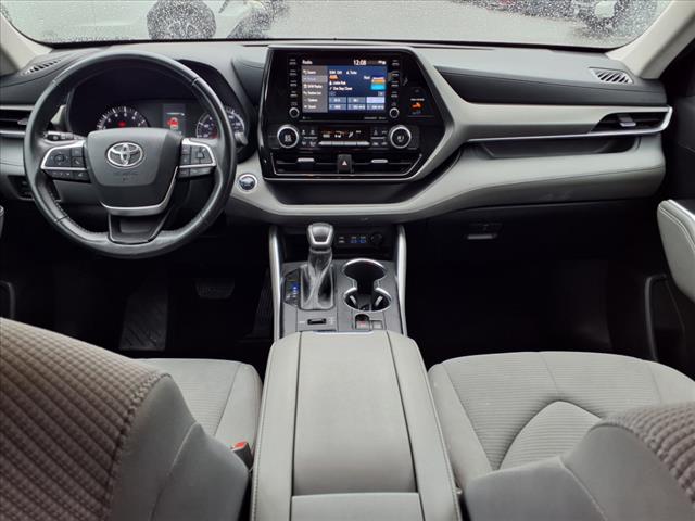 2022 Toyota Highlander LE