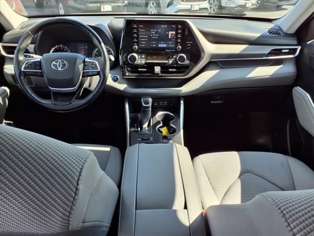 2022 Toyota Highlander LE