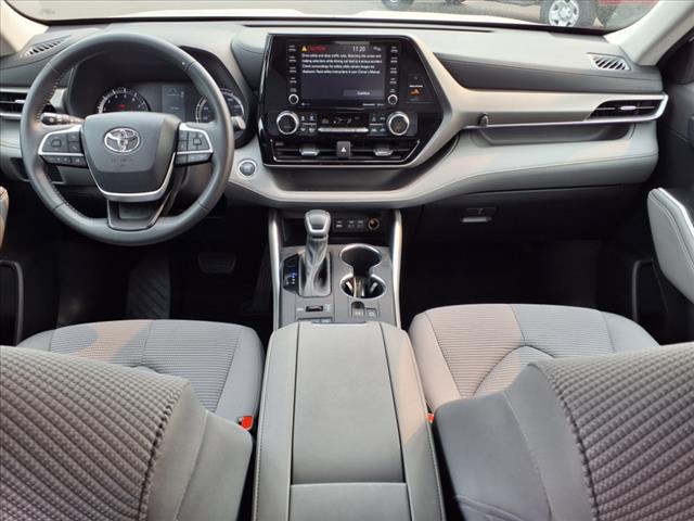 2022 Toyota Highlander LE