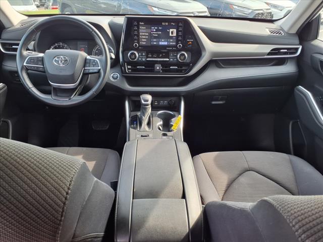 2022 Toyota Highlander LE