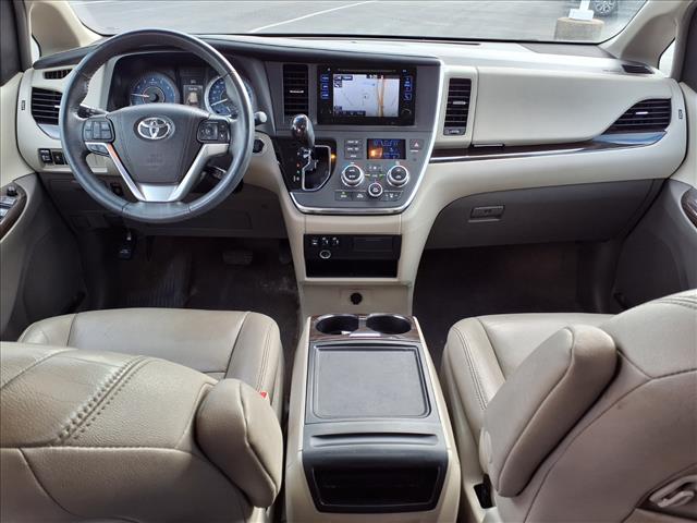 2016 Toyota Sienna XLE