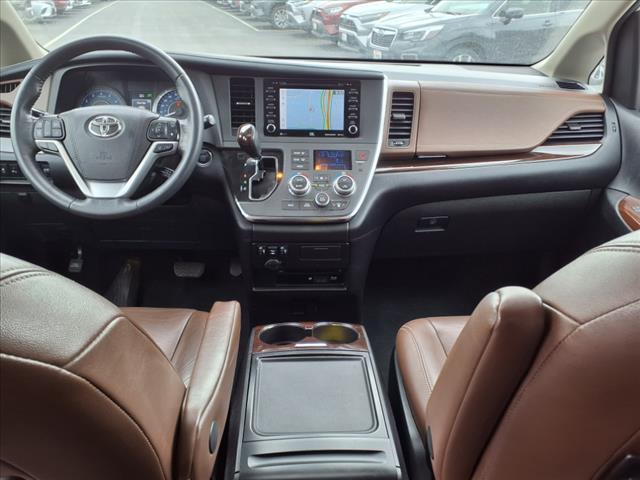 2019 Toyota Sienna LIMITED PREMIUM