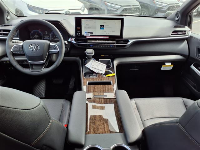 2025 Toyota Sienna PLATINUM