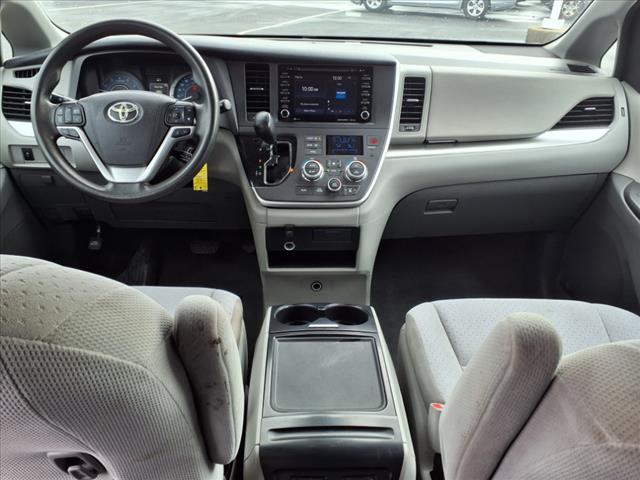 2020 Toyota Sienna LE