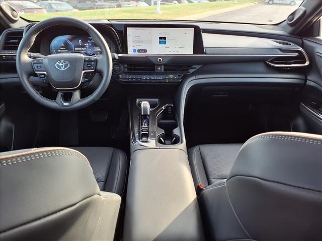 2025 Toyota Crown PLATINUM