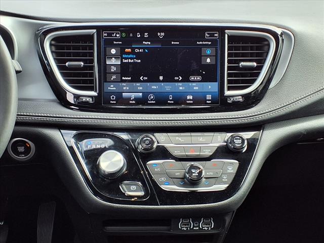 2023 Chrysler Pacifica TOURING