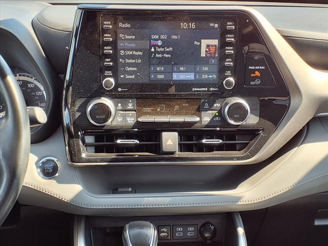 2022 Toyota Highlander LE