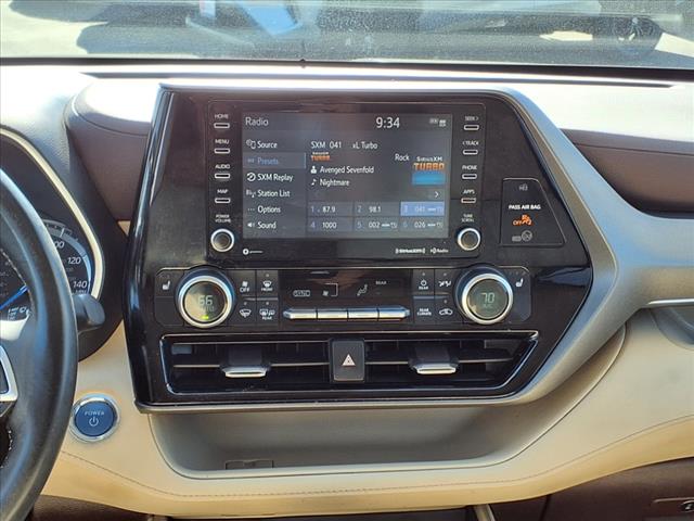 2022 Toyota Highlander Hybrid HYBRID XLE