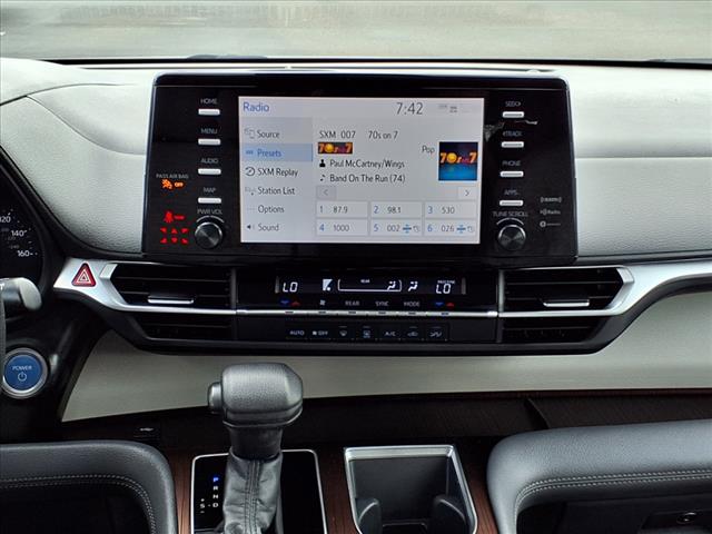 2022 Toyota Sienna LE