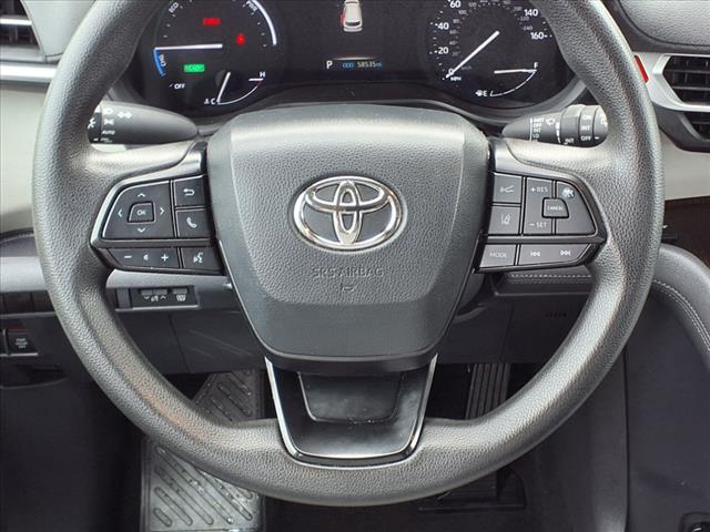 2023 Toyota Sienna LE