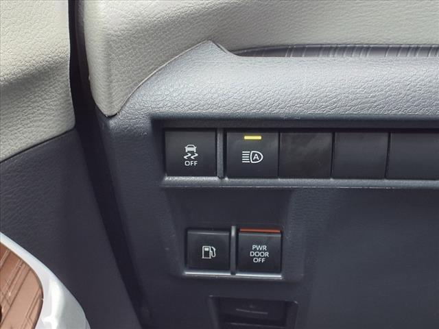 2023 Toyota Sienna LE