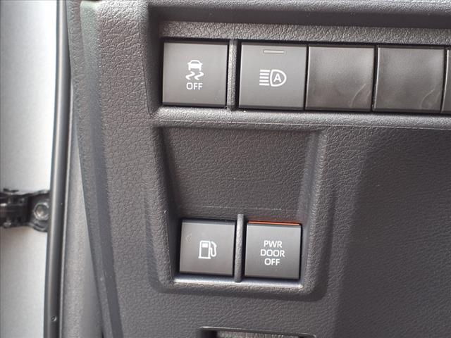 2025 Toyota Sienna LE