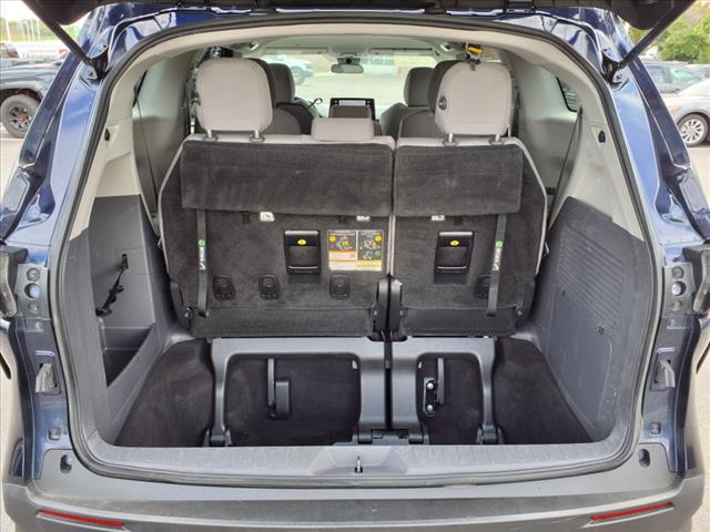 2022 Toyota Sienna LE